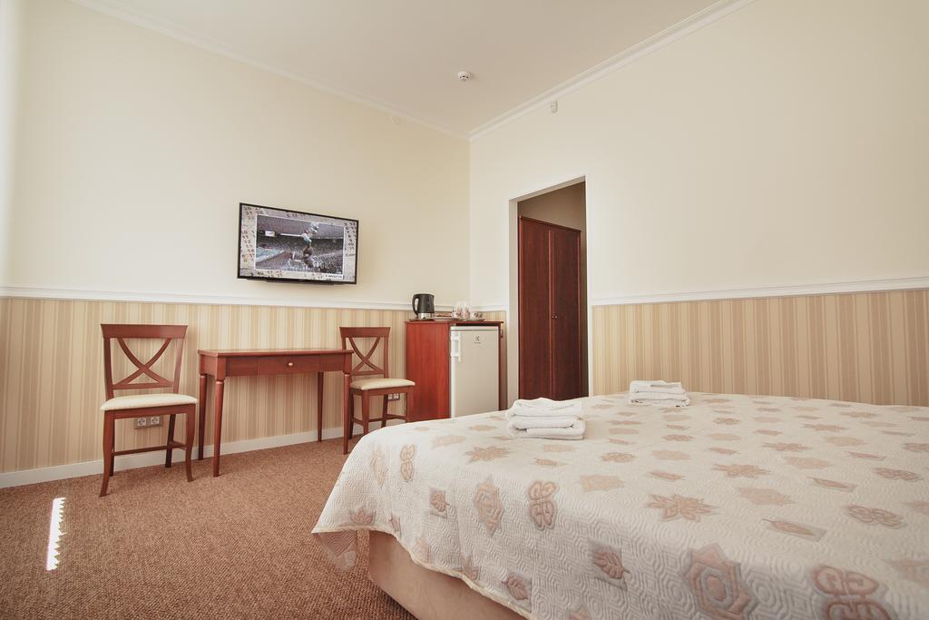 Consul Hotel Консул Одеса Стая снимка